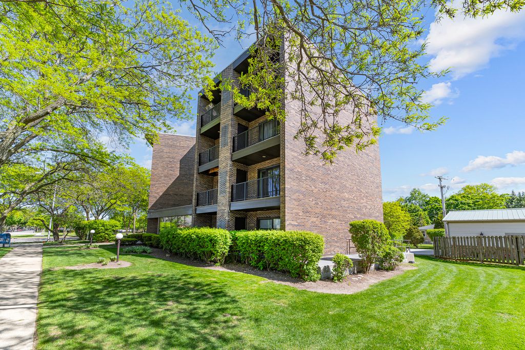 5019 MULFORD Street 201, Skokie, IL 60077