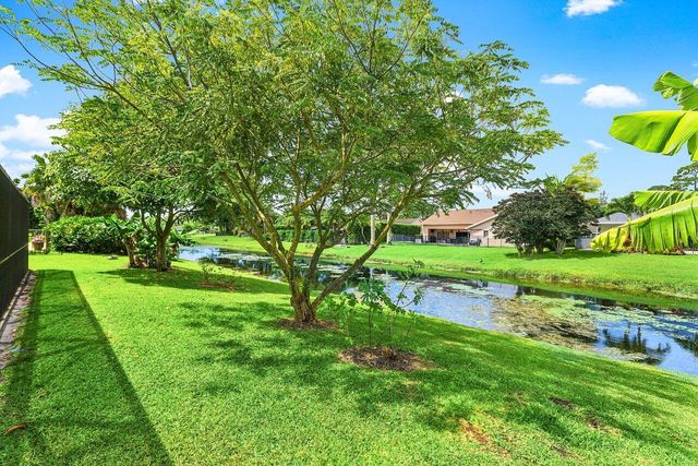 14616 Autumn Avenue, Wellington, FL 33414