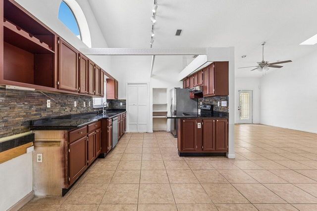 14616 Autumn Avenue, Wellington, FL 33414