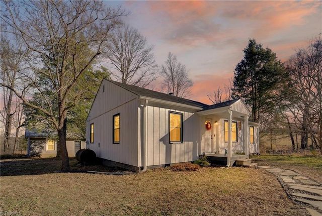 1005 Stokesburg Road, Walnut Cove, NC 27052