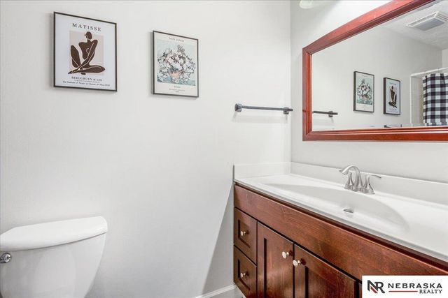 6142 NW 5th Street, Lincoln, NE 68521