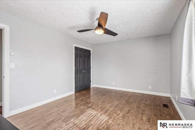 6142 NW 5th Street, Lincoln, NE 68521