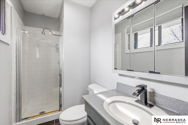 6142 NW 5th Street, Lincoln, NE 68521