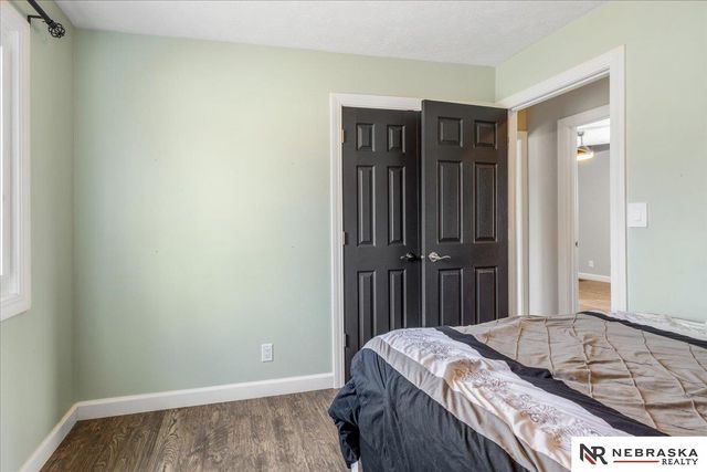 6142 NW 5th Street, Lincoln, NE 68521