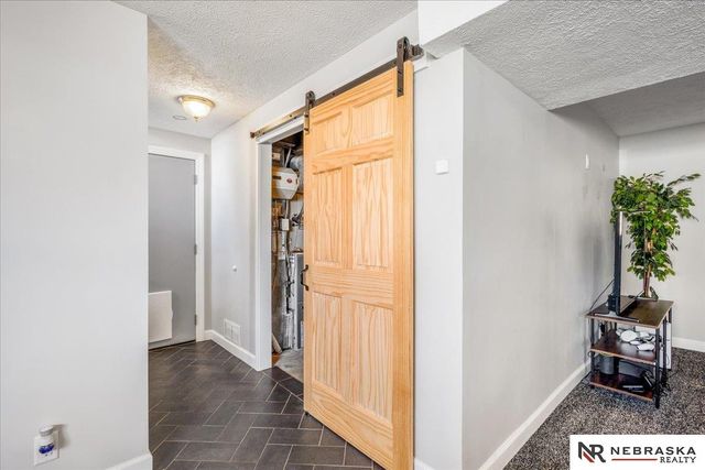 6142 NW 5th Street, Lincoln, NE 68521