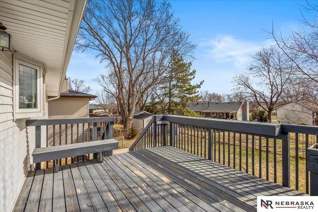 6142 NW 5th Street, Lincoln, NE 68521