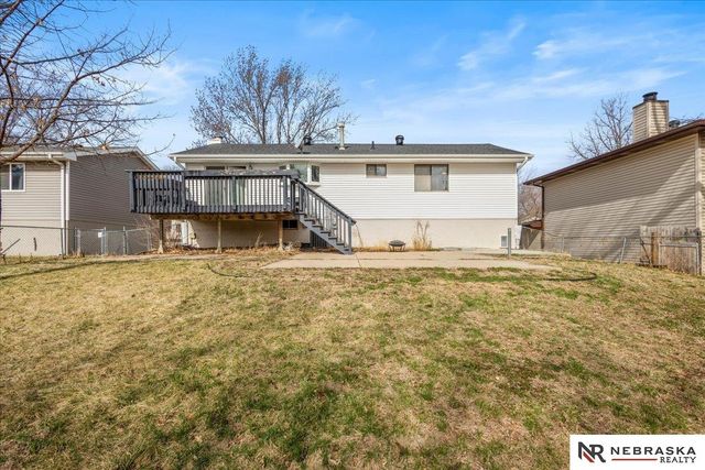 6142 NW 5th Street, Lincoln, NE 68521