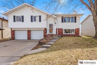 6142 NW 5th Street, Lincoln, NE 68521
