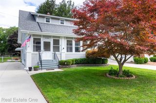 21903 Elmway Street, Clinton Township, MI 48035