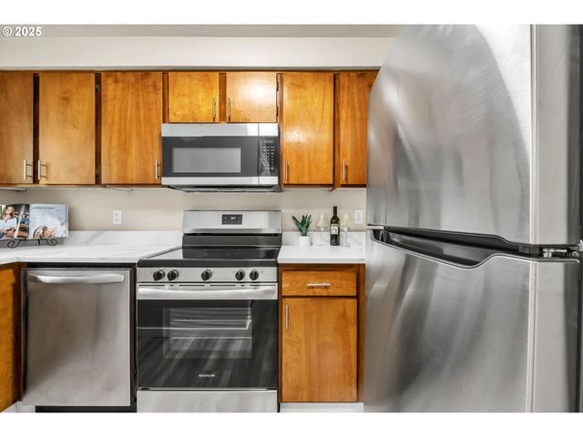 1474 FETTERS Loop, Eugene, OR 97402