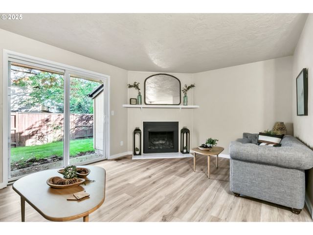 1474 FETTERS Loop, Eugene, OR 97402