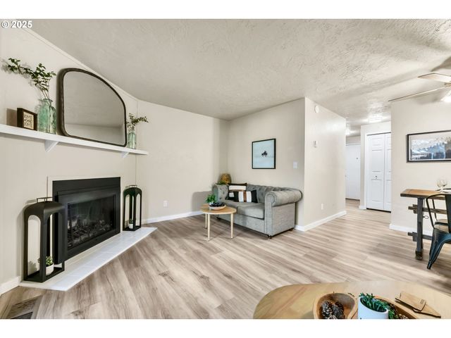 1474 FETTERS Loop, Eugene, OR 97402