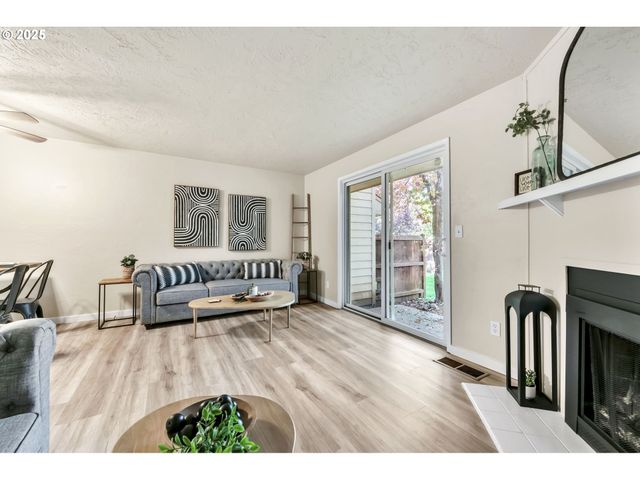 1474 FETTERS Loop, Eugene, OR 97402