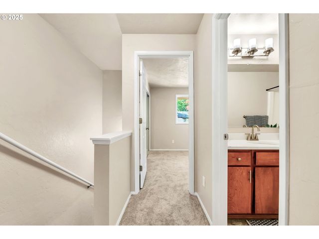 1474 FETTERS Loop, Eugene, OR 97402