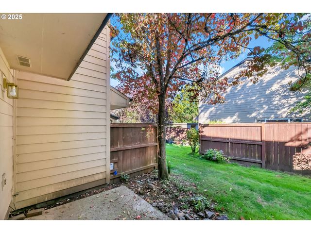 1474 FETTERS Loop, Eugene, OR 97402