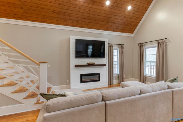 159 Greenleaf Drive, Guntersville, AL 35976