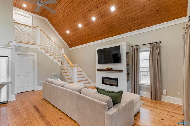 159 Greenleaf Drive, Guntersville, AL 35976