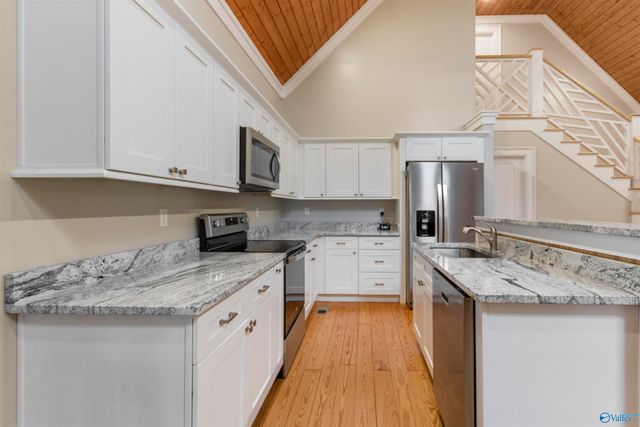 159 Greenleaf Drive, Guntersville, AL 35976