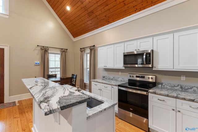 159 Greenleaf Drive, Guntersville, AL 35976