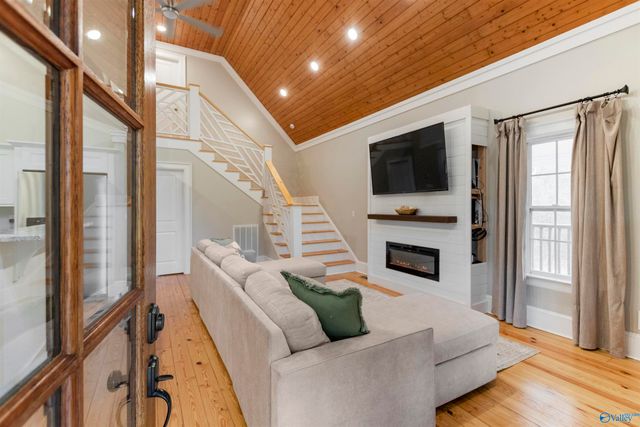 159 Greenleaf Drive, Guntersville, AL 35976