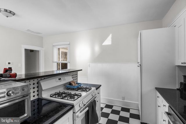 252 RHOADS AVE, Haddonfield, NJ 08033