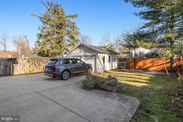 252 RHOADS AVE, Haddonfield, NJ 08033