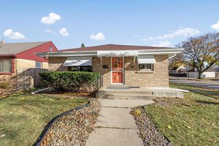 5100 N 66th STREET, Milwaukee, WI 53218