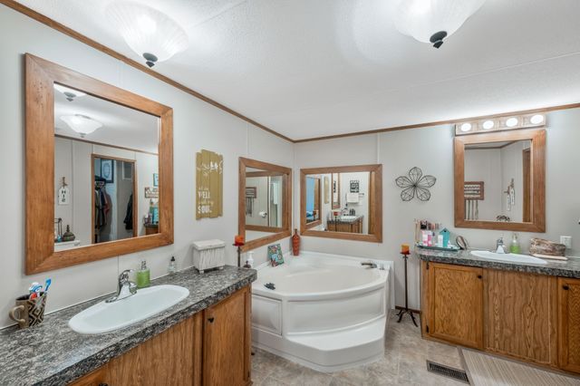 190 Carmack Dr, Lexington, TN 38351