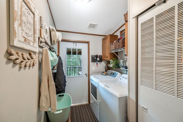 190 Carmack Dr, Lexington, TN 38351