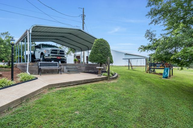 190 Carmack Dr, Lexington, TN 38351