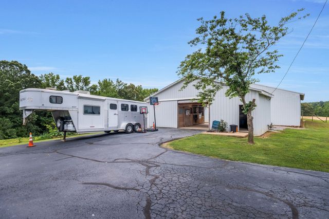 190 Carmack Dr, Lexington, TN 38351