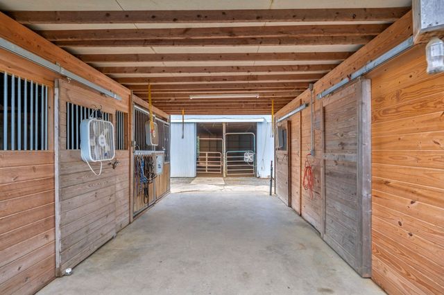 190 Carmack Dr, Lexington, TN 38351