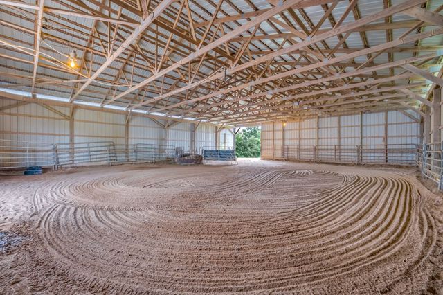 190 Carmack Dr, Lexington, TN 38351