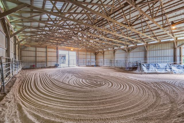 190 Carmack Dr, Lexington, TN 38351