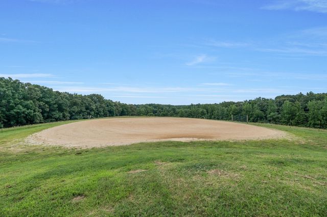 190 Carmack Dr, Lexington, TN 38351