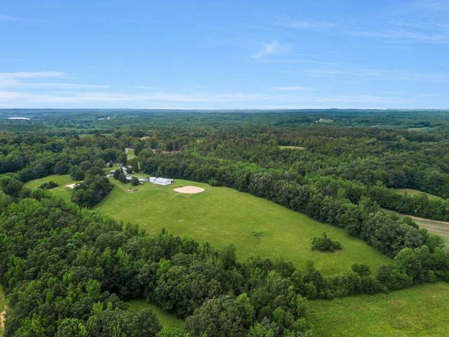 190 Carmack Dr, Lexington, TN 38351