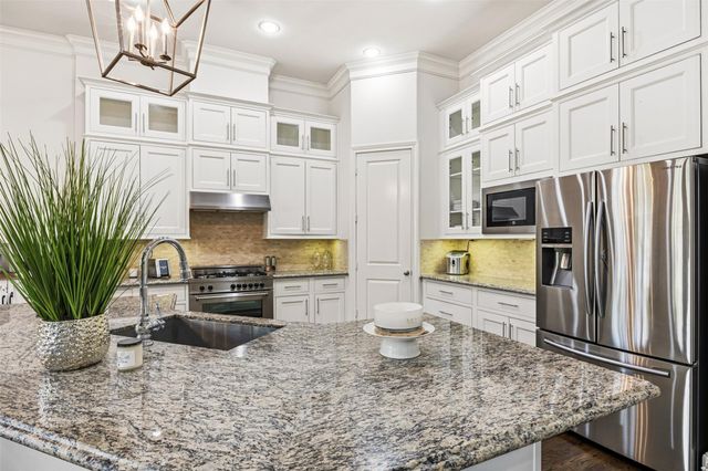 1819 Wrenwood Lakes, Houston, TX 77043