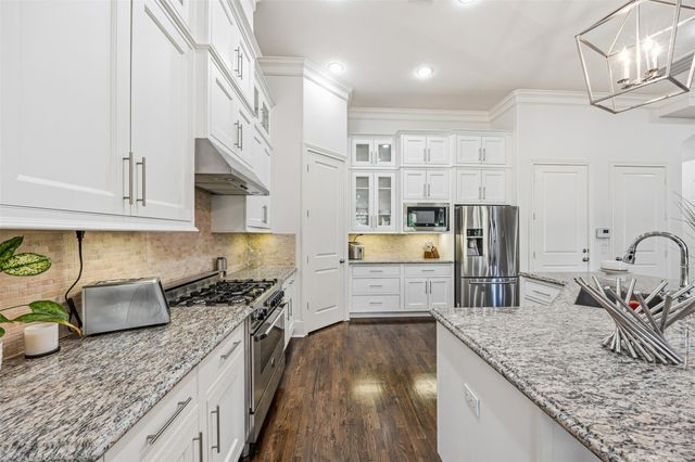 1819 Wrenwood Lakes, Houston, TX 77043
