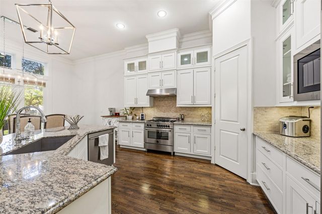 1819 Wrenwood Lakes, Houston, TX 77043