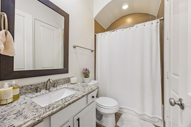 1819 Wrenwood Lakes, Houston, TX 77043