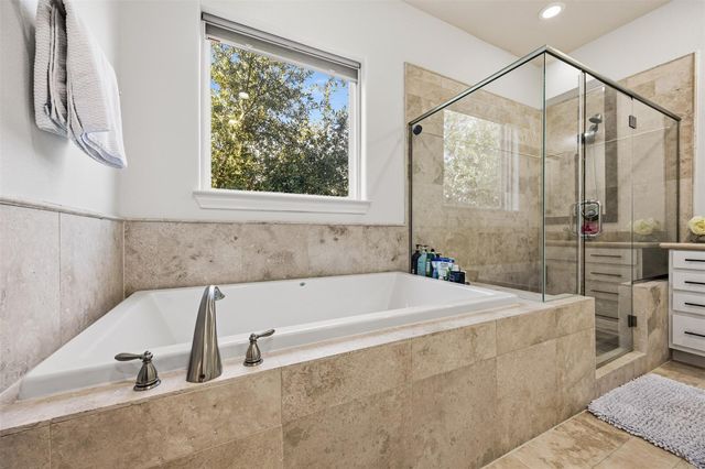1819 Wrenwood Lakes, Houston, TX 77043