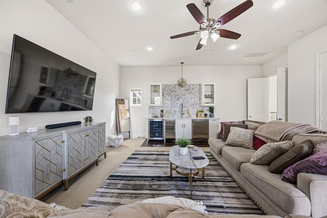1819 Wrenwood Lakes, Houston, TX 77043