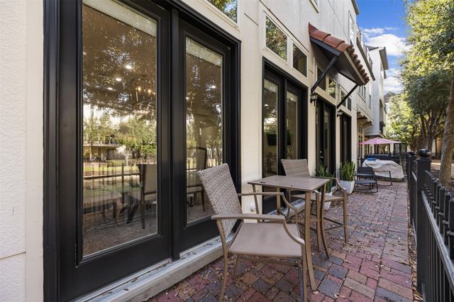 1819 Wrenwood Lakes, Houston, TX 77043