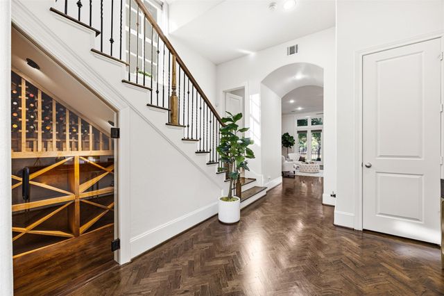 1819 Wrenwood Lakes, Houston, TX 77043