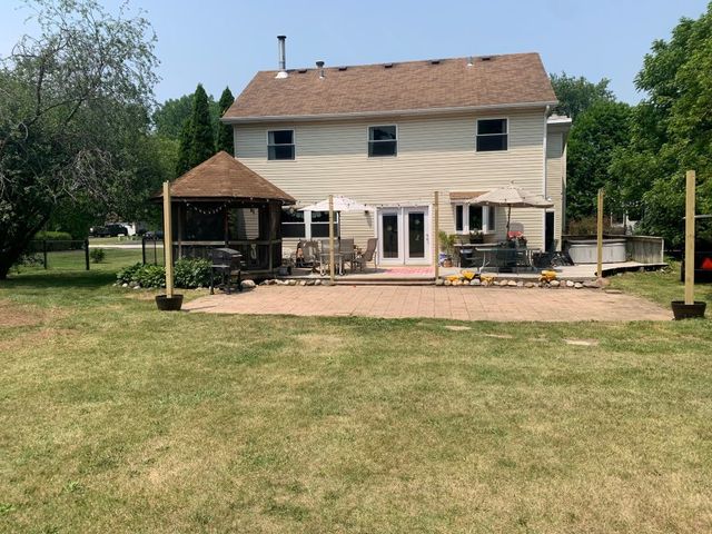 8701 Riley Road, Wonder Lake, IL 60097