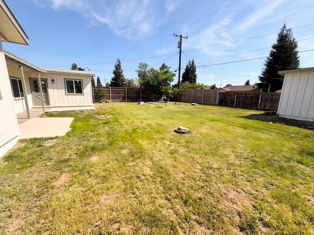 4303 W Hurley Avenue, Visalia, CA 93291