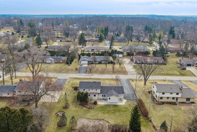 17880 Redvere DRIVE, Brookfield, WI 53045