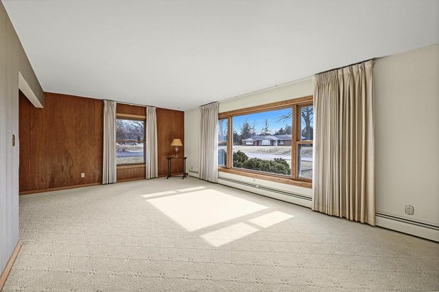 17880 Redvere DRIVE, Brookfield, WI 53045