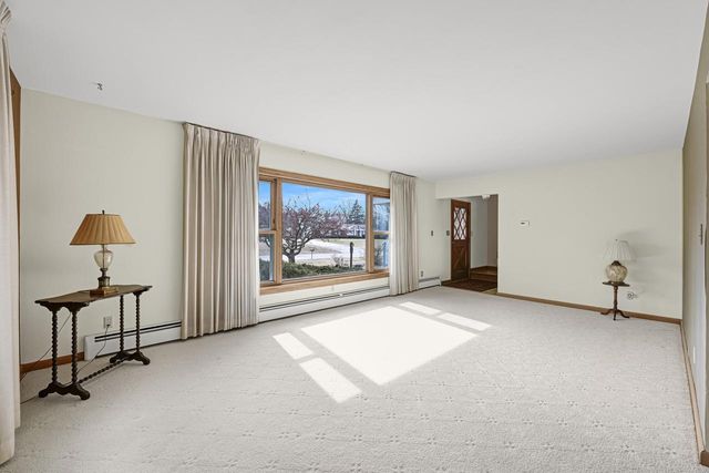 17880 Redvere DRIVE, Brookfield, WI 53045