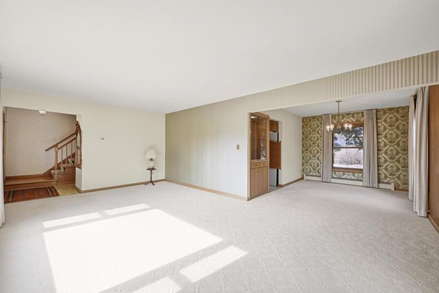 17880 Redvere DRIVE, Brookfield, WI 53045